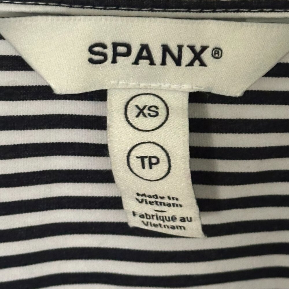 SPANX® Poplin Oversized Button-Up Shirt, size XS - Picture 3 of 3